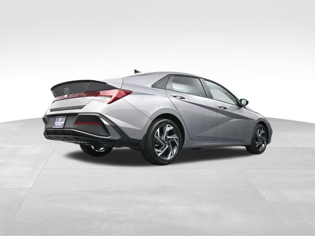 Used 2025 Hyundai Elantra SEL FWD image 37