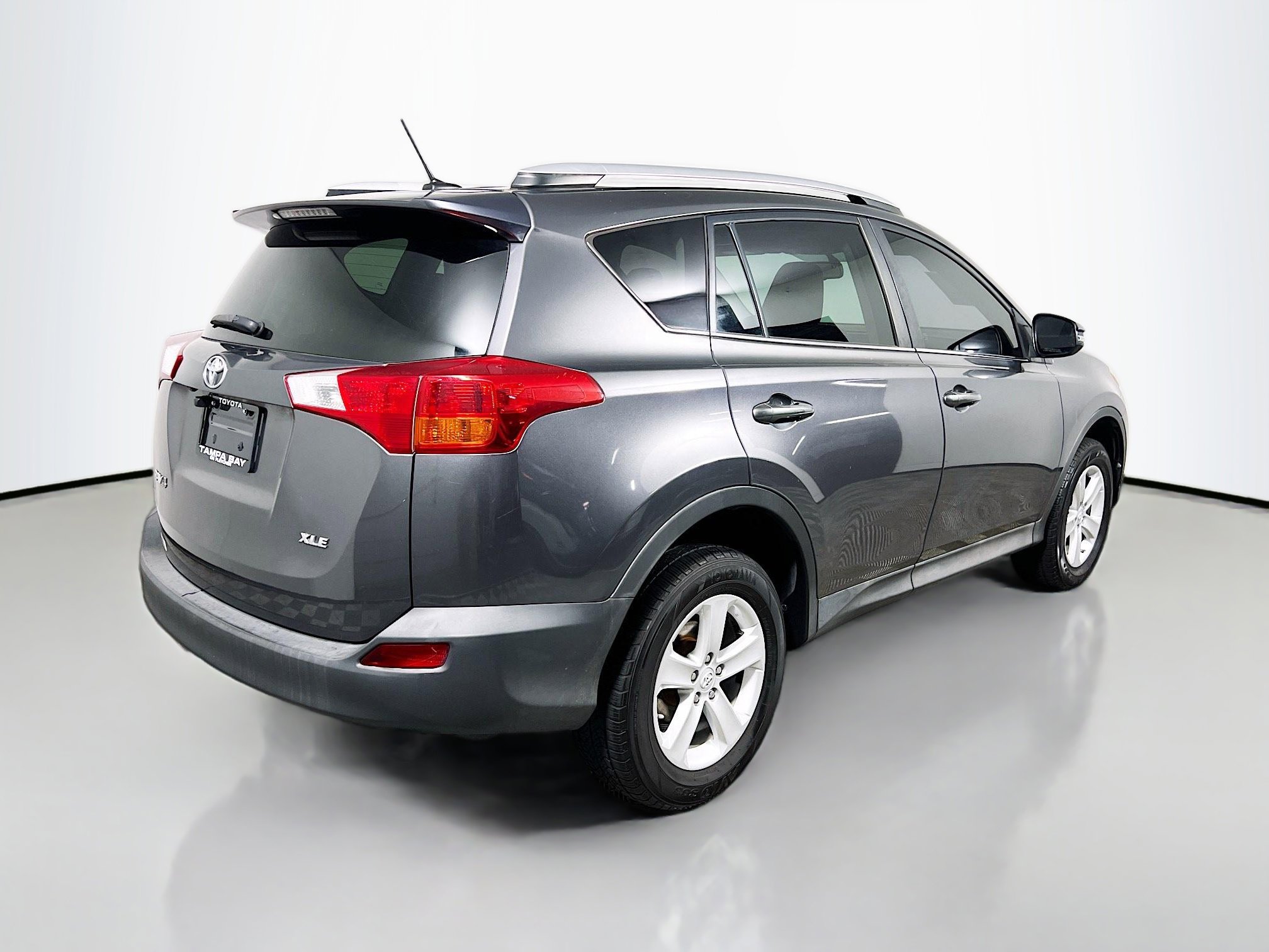 Used 2014 Toyota RAV4 XLE image 4