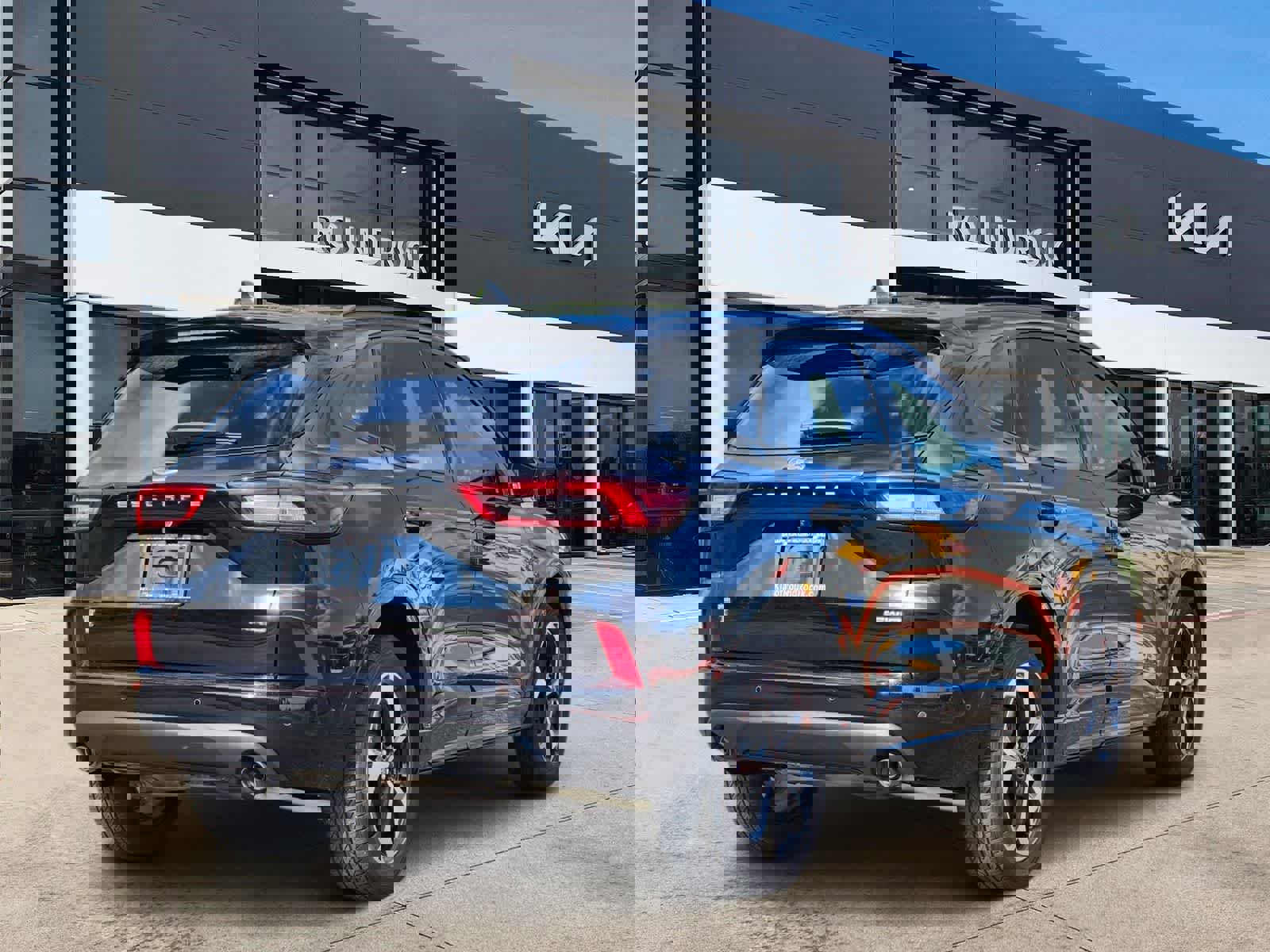 Used 2023 Ford Escape ST-Line Elite w/ Premium Technology Package image 6