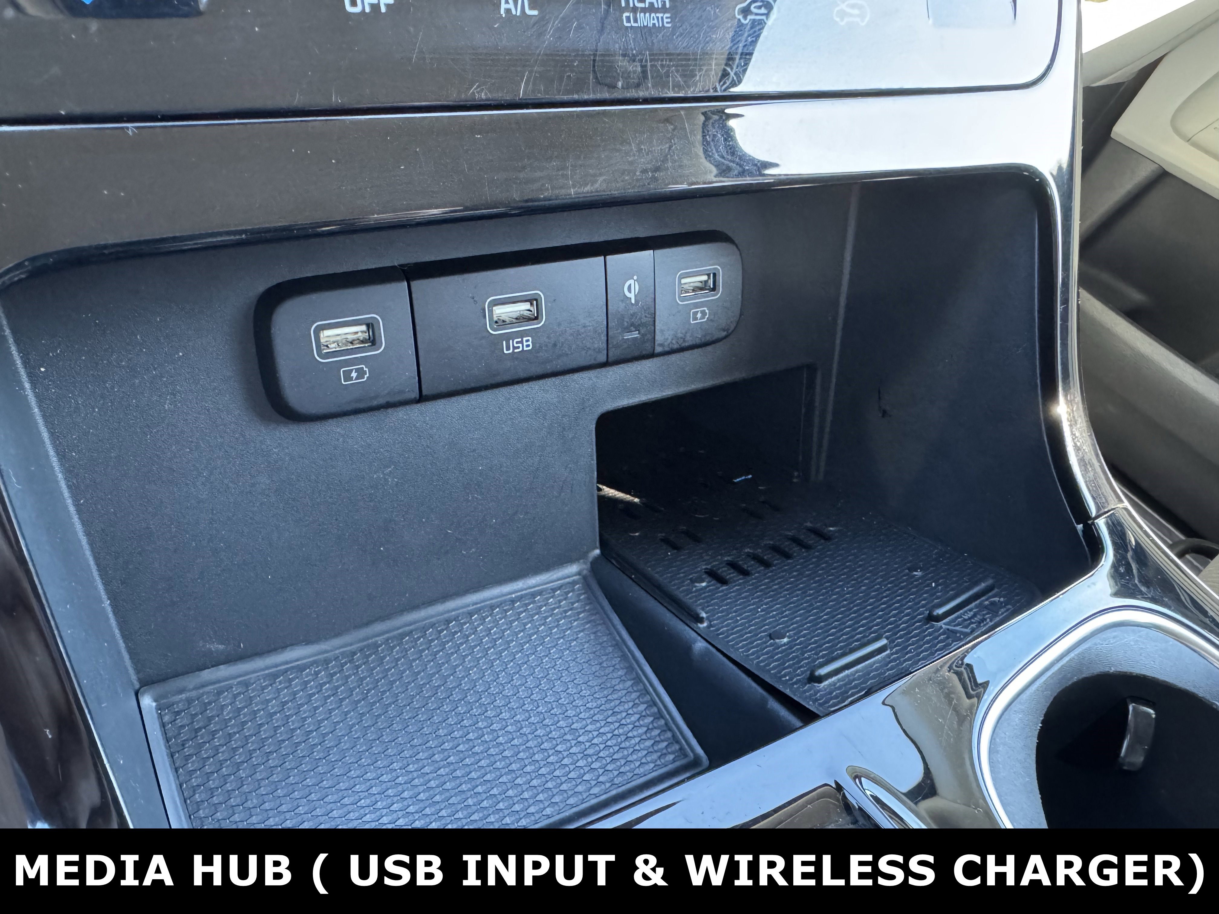 Used 2024 Kia Carnival EX image 9