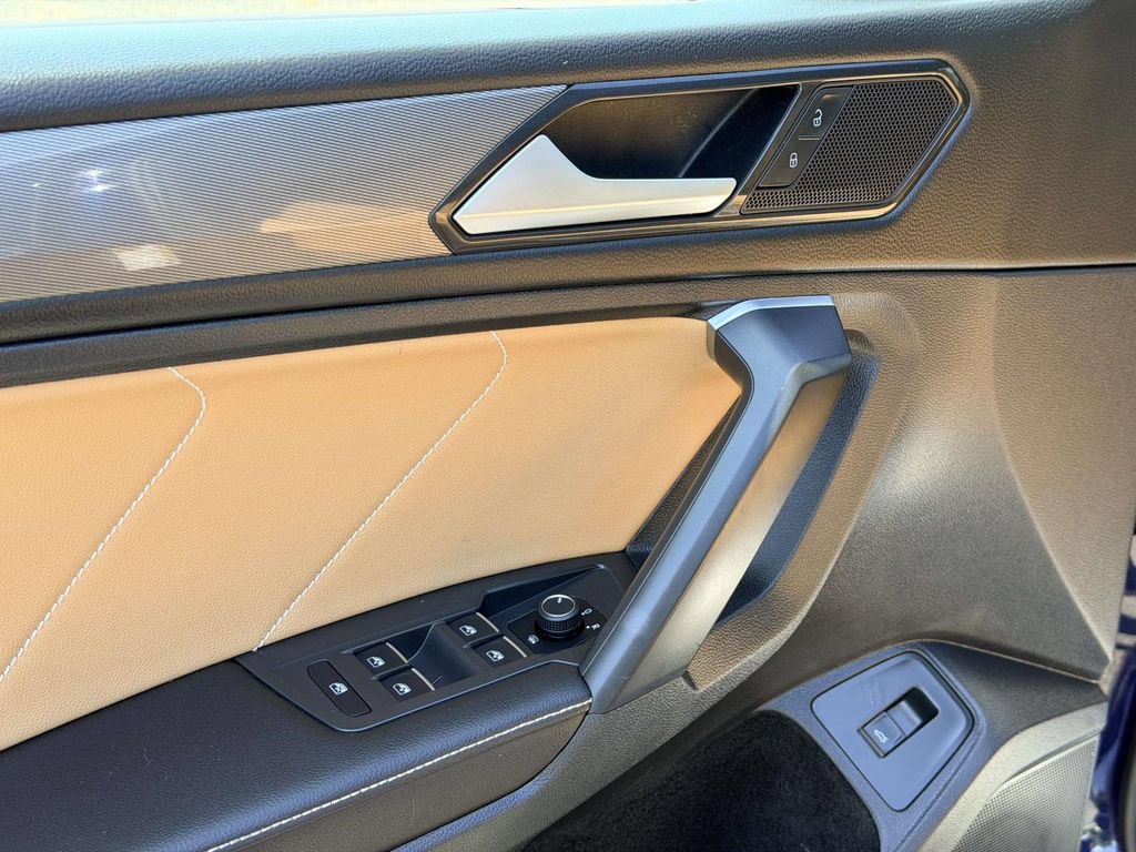 Used 2022 Volkswagen Tiguan SE AWD/4WD image 13