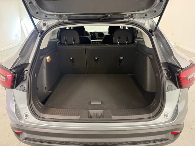 New 2026 Chevrolet Trax LS w/ LS Convenience Package FWD image 8