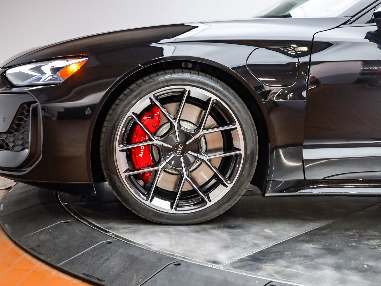 New 2026 Audi RS e-tron GT performance image 19