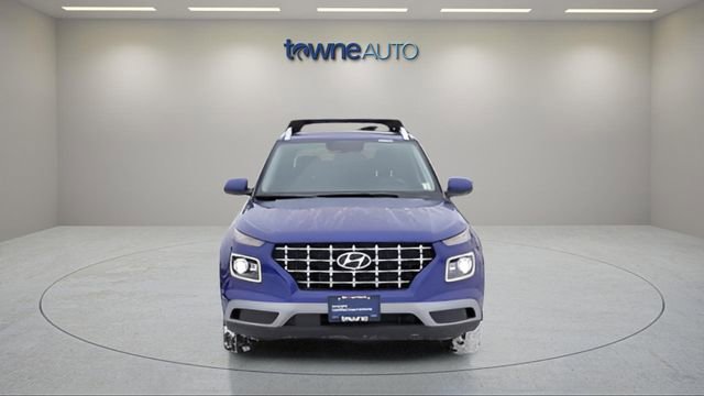 Used 2023 Hyundai Venue Limited image 8