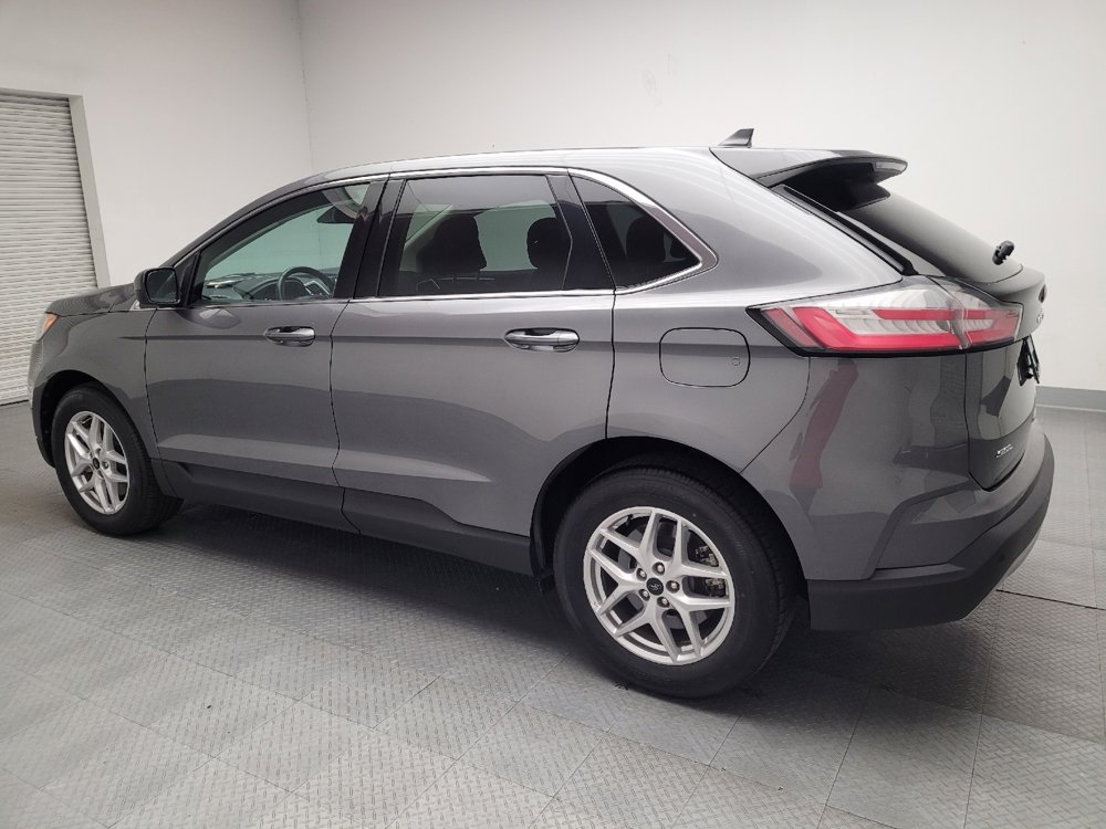 Used 2023 Ford Edge SEL image 3