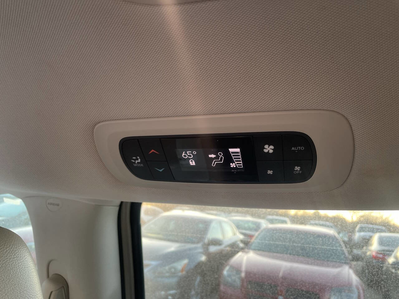 Used 2017 Chrysler Pacifica Touring-L w/ Tire & Wheel Group image 17