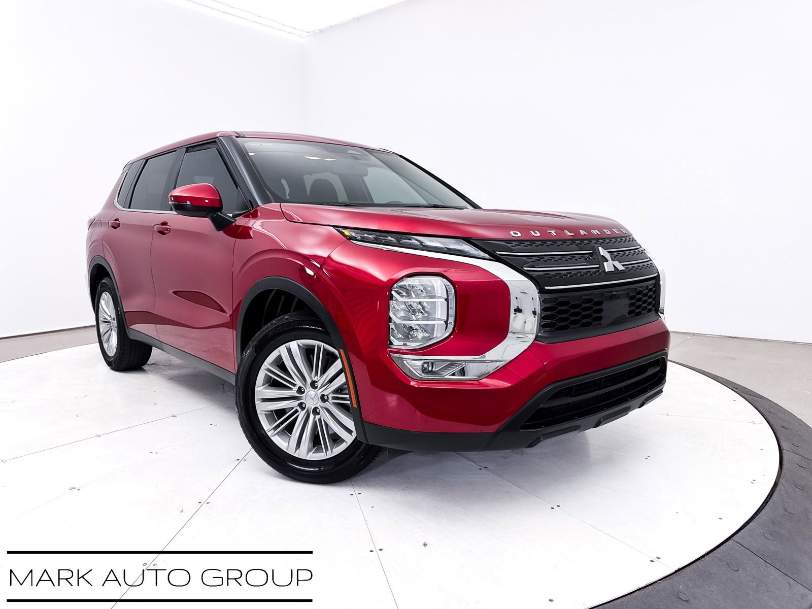 Used 2024 Mitsubishi Outlander ES image 1