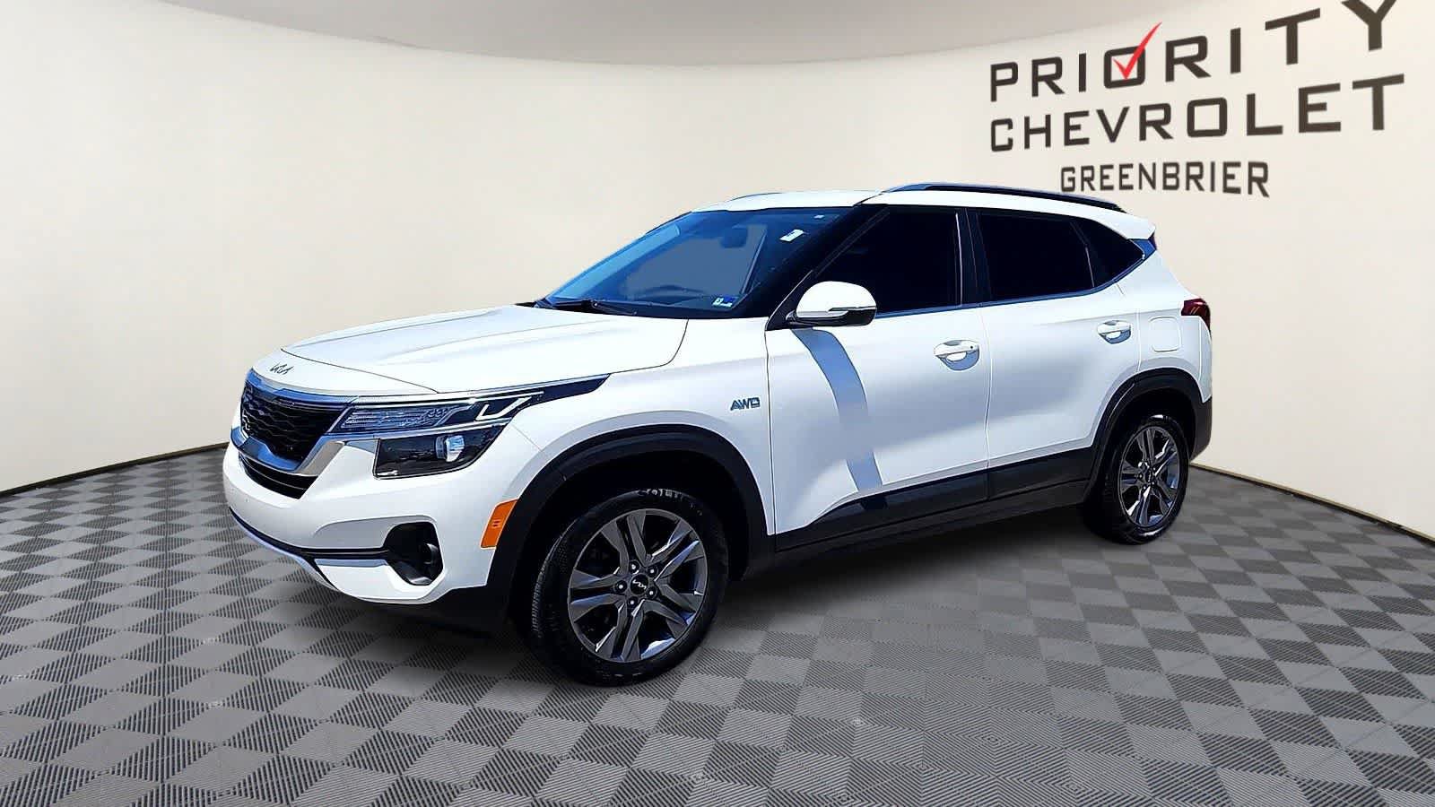 Used 2023 Kia Seltos S w/ Navigation Package AWD/4WD image 4