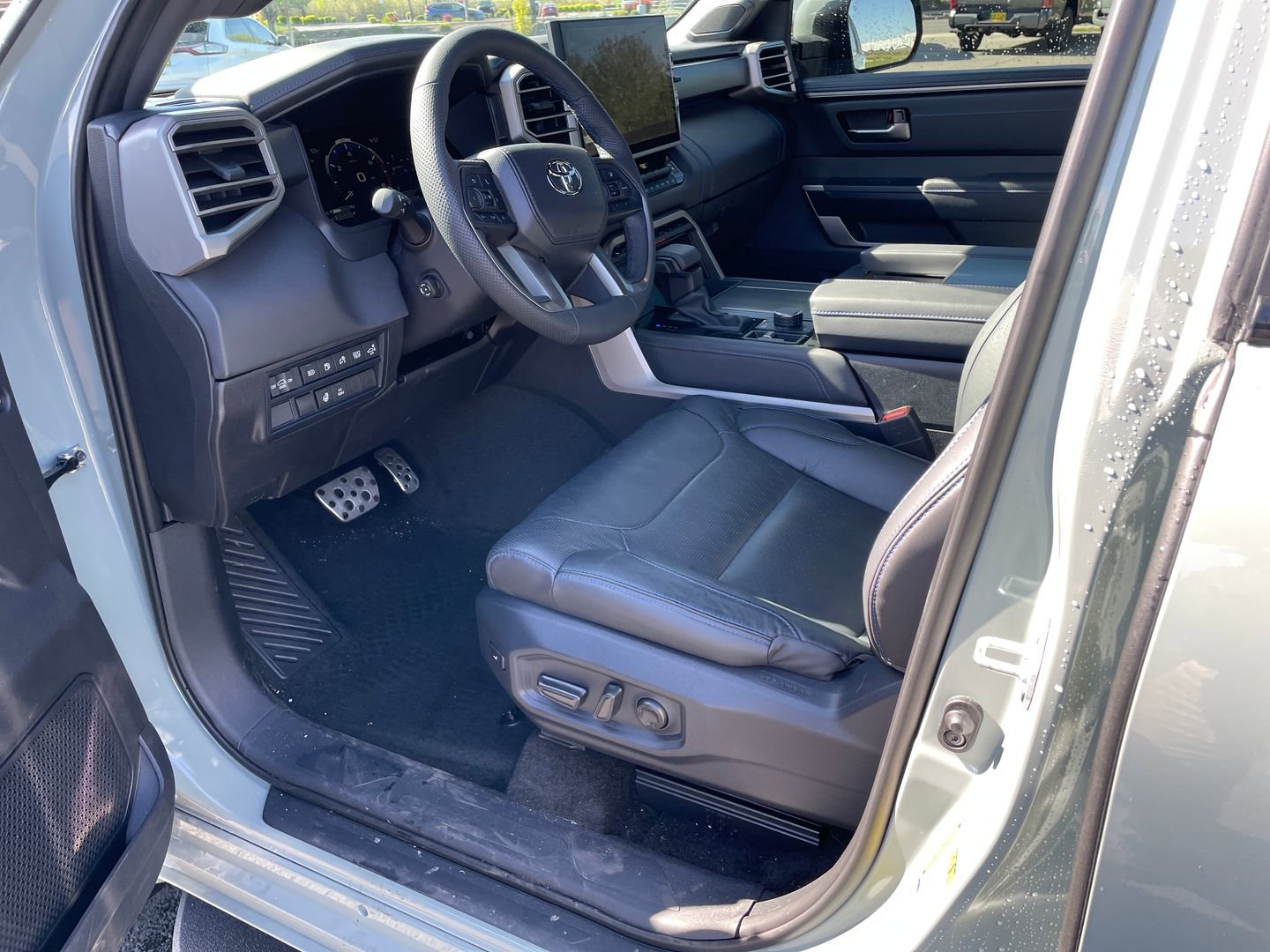 Used 2026 Toyota Sequoia Platinum w/ TRD Off-Road Package AWD/4WD image 10