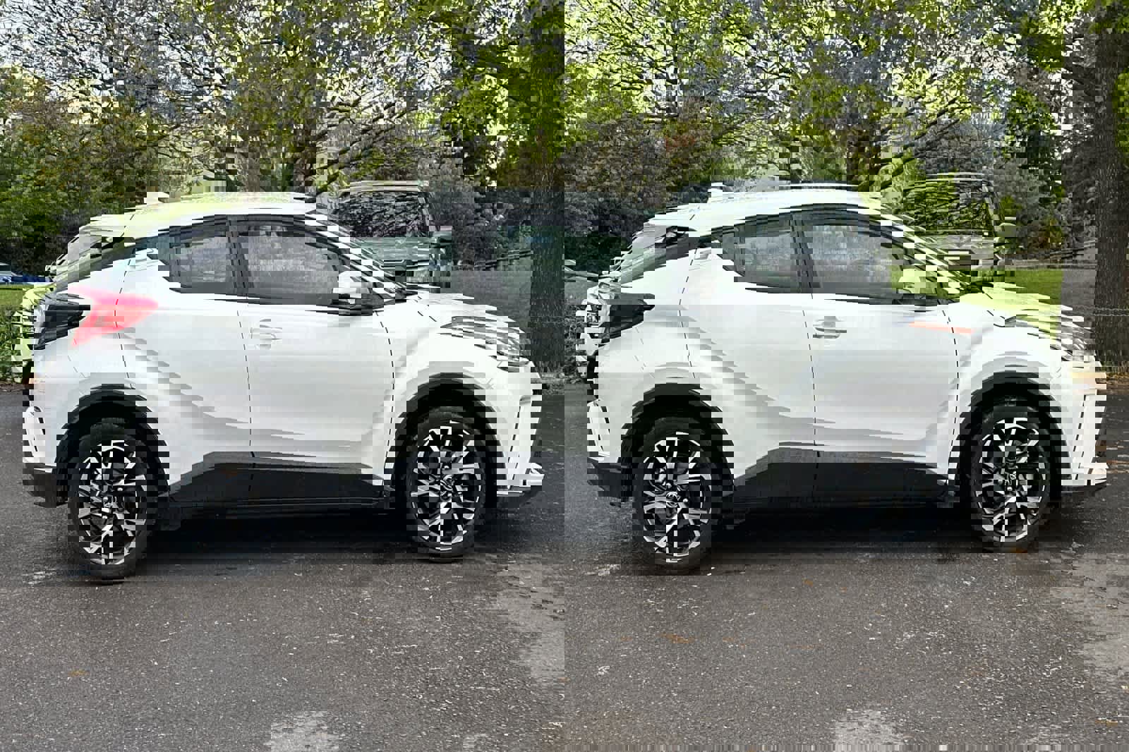 Used 2021 Toyota C-HR XLE FWD image 8