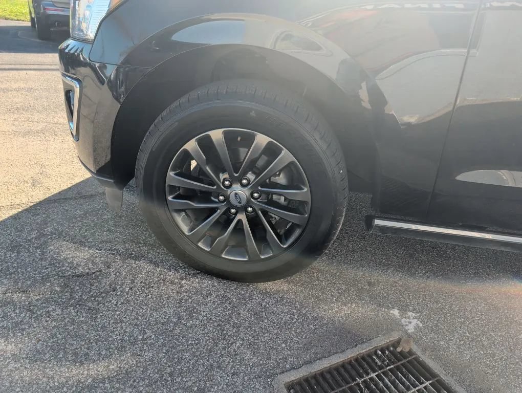 Used 2019 Ford Expedition Max Limited AWD/4WD image 9