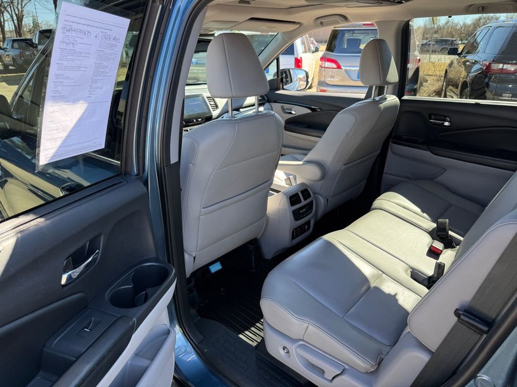 Used 2016 Honda Pilot Touring image 11