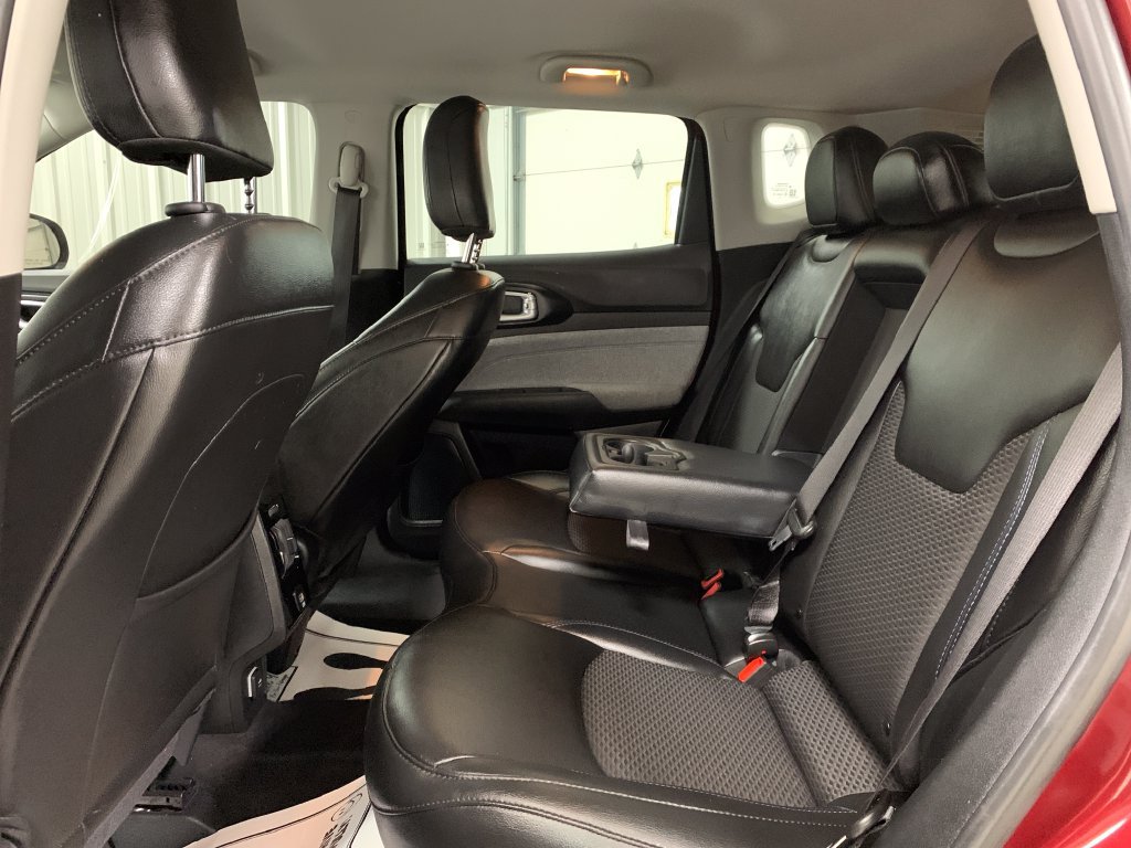 Used 2022 Jeep Compass Latitude AWD/4WD image 19