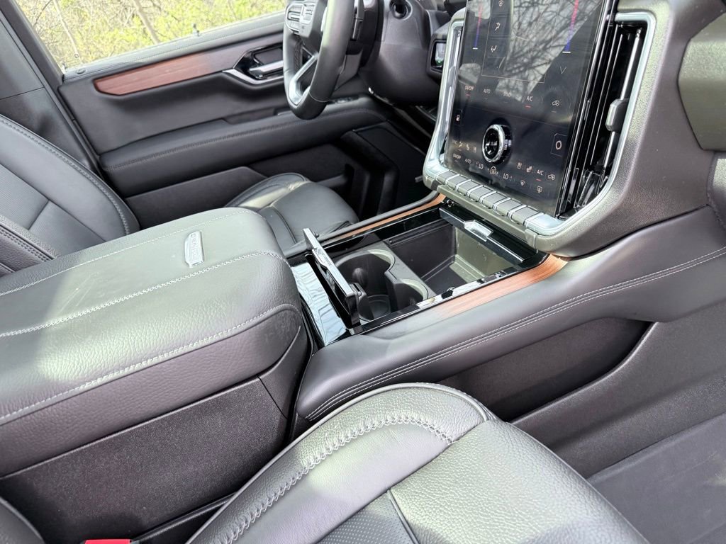 Used 2025 GMC Yukon Denali w/ Denali Reserve Package image 53