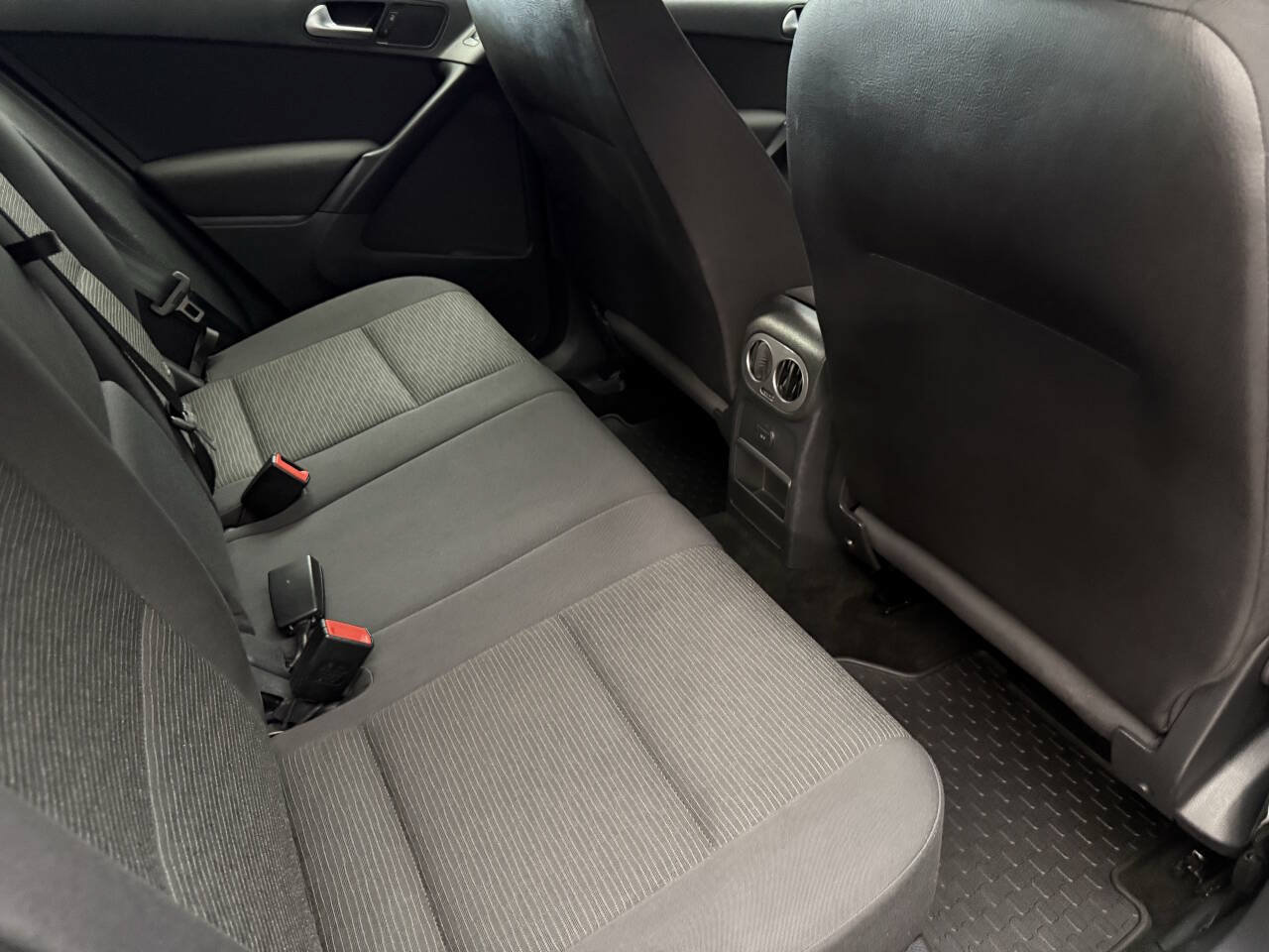 Used 2018 Volkswagen Tiguan Limited w/ Premium Package AWD/4WD image 21