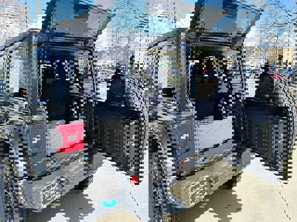 Used 2022 Jeep Wrangler Unlimited Sahara 4xe image 33