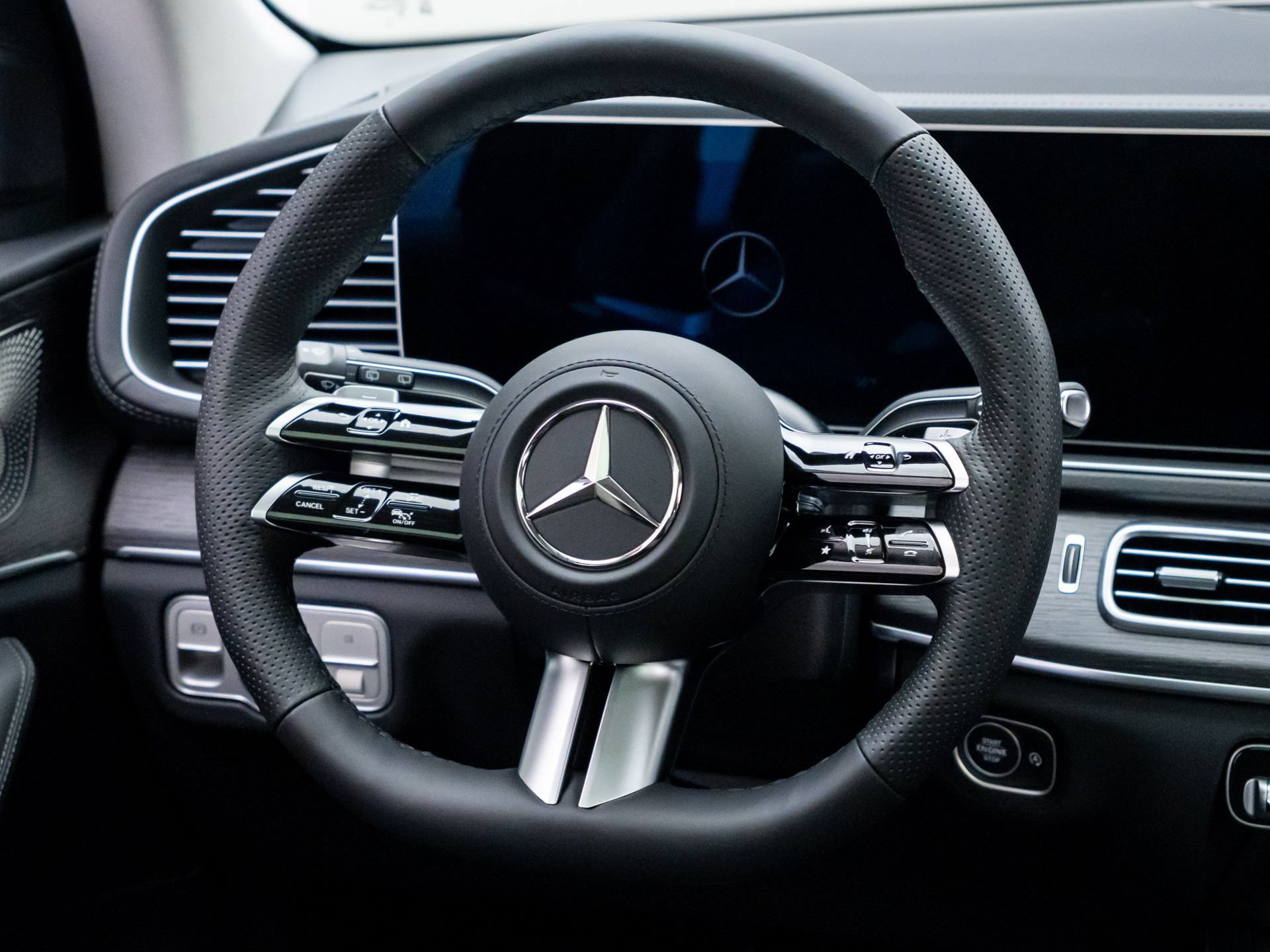 New 2026 Mercedes-Benz GLS 450 4MATIC image 11