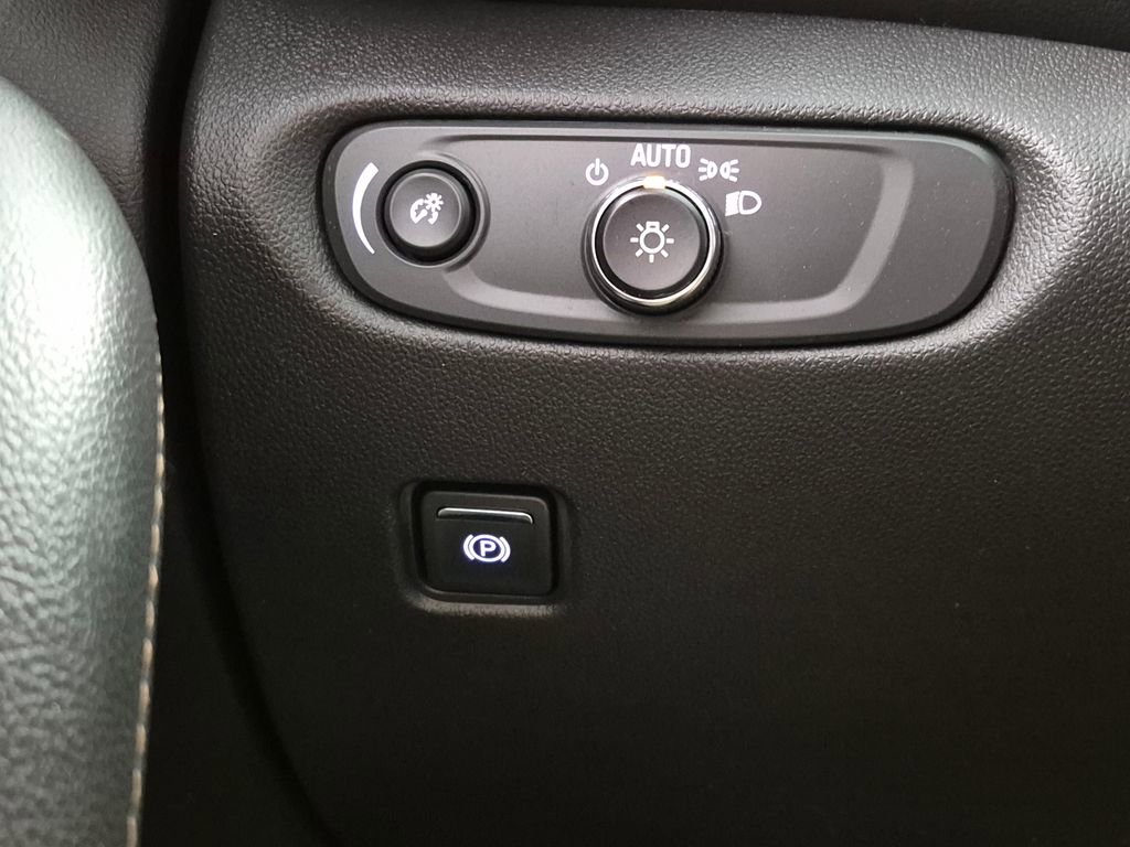 Used 2019 Chevrolet Blazer Premier w/ Sun and Wheels Package image 16