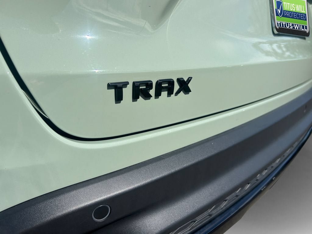 Used 2024 Chevrolet Trax RS w/ Sunroof Package FWD image 35