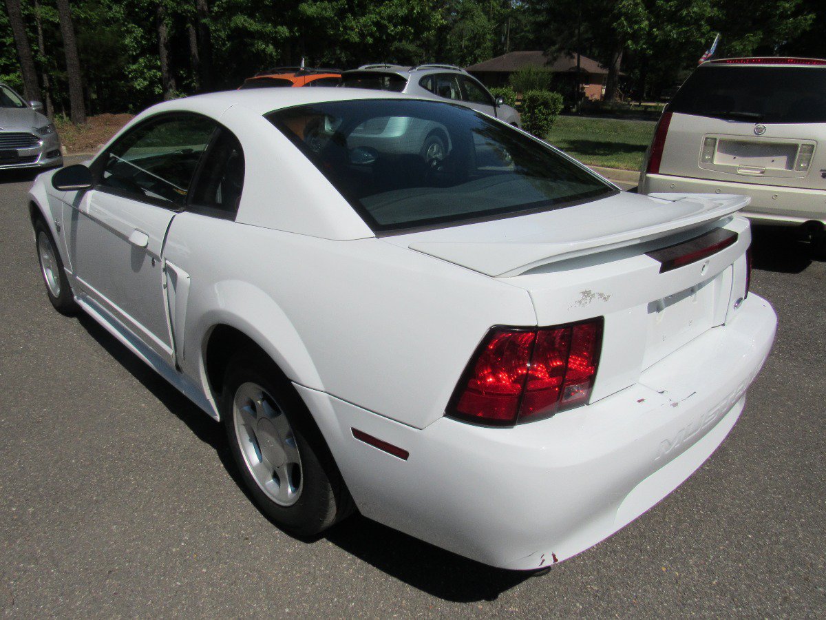 Used 1999 Ford Mustang Coupe RWD image 5