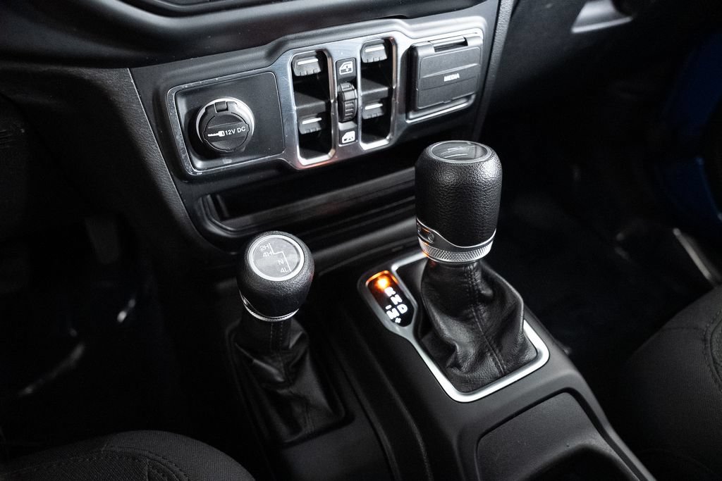 Used 2023 Jeep Gladiator Sport AWD/4WD image 35