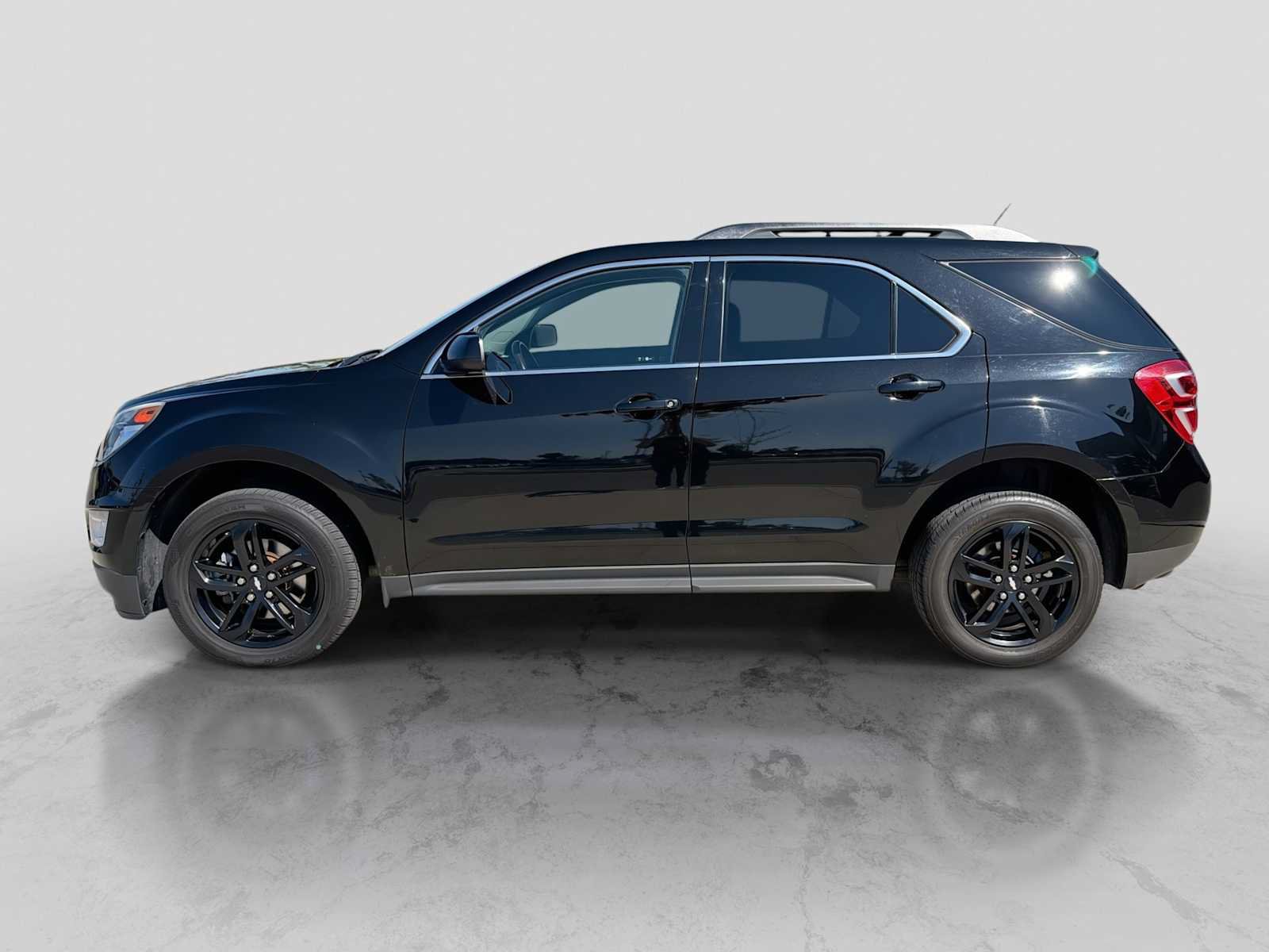 Used 2017 Chevrolet Equinox LT w/ Midnight Edition FWD image 3