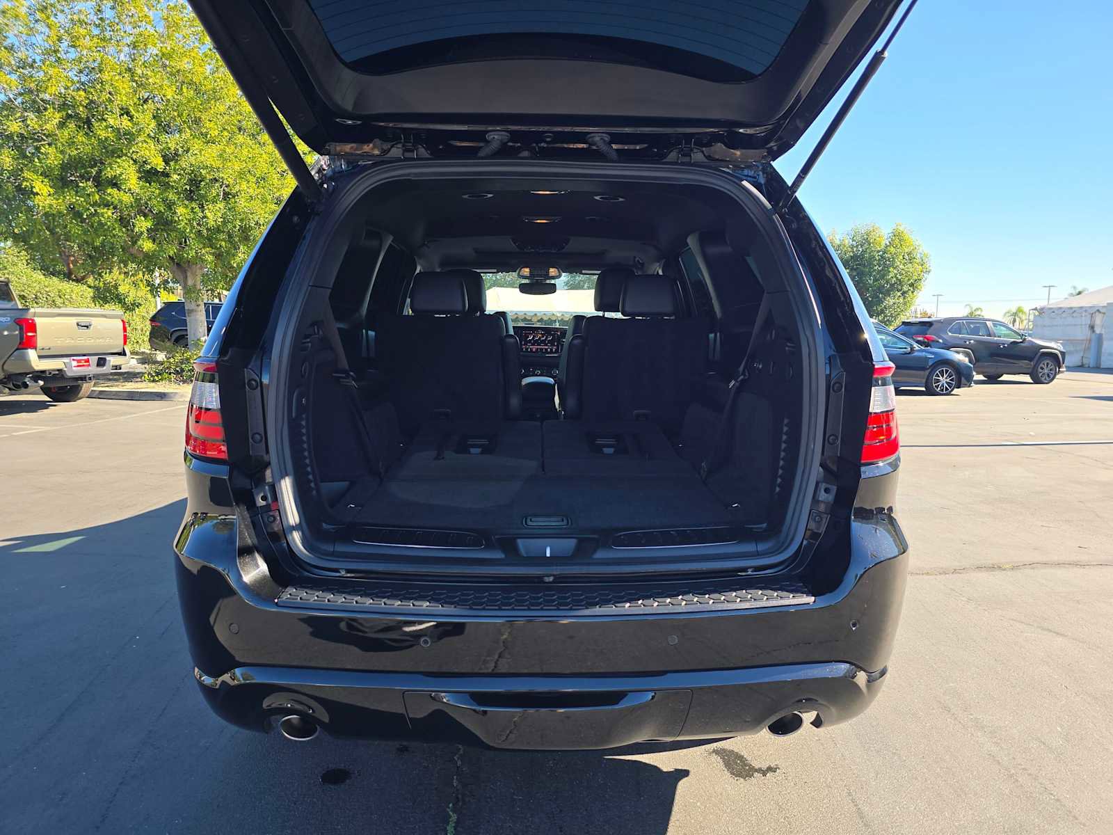 Used 2022 Dodge Durango R/T w/ Trailer Tow Group IV image 15