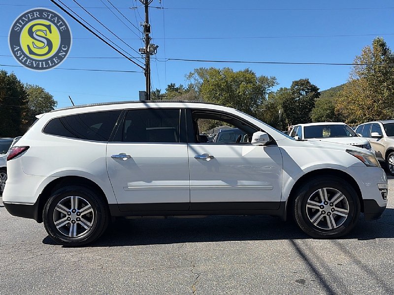 Used 2017 Chevrolet Traverse LT FWD image 7