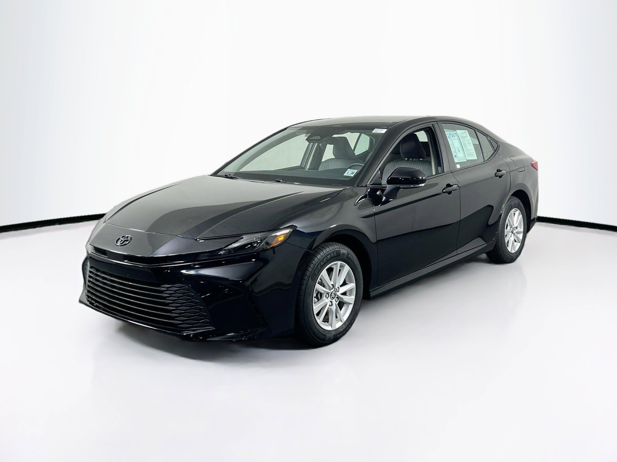 Used 2025 Toyota Camry LE image 1