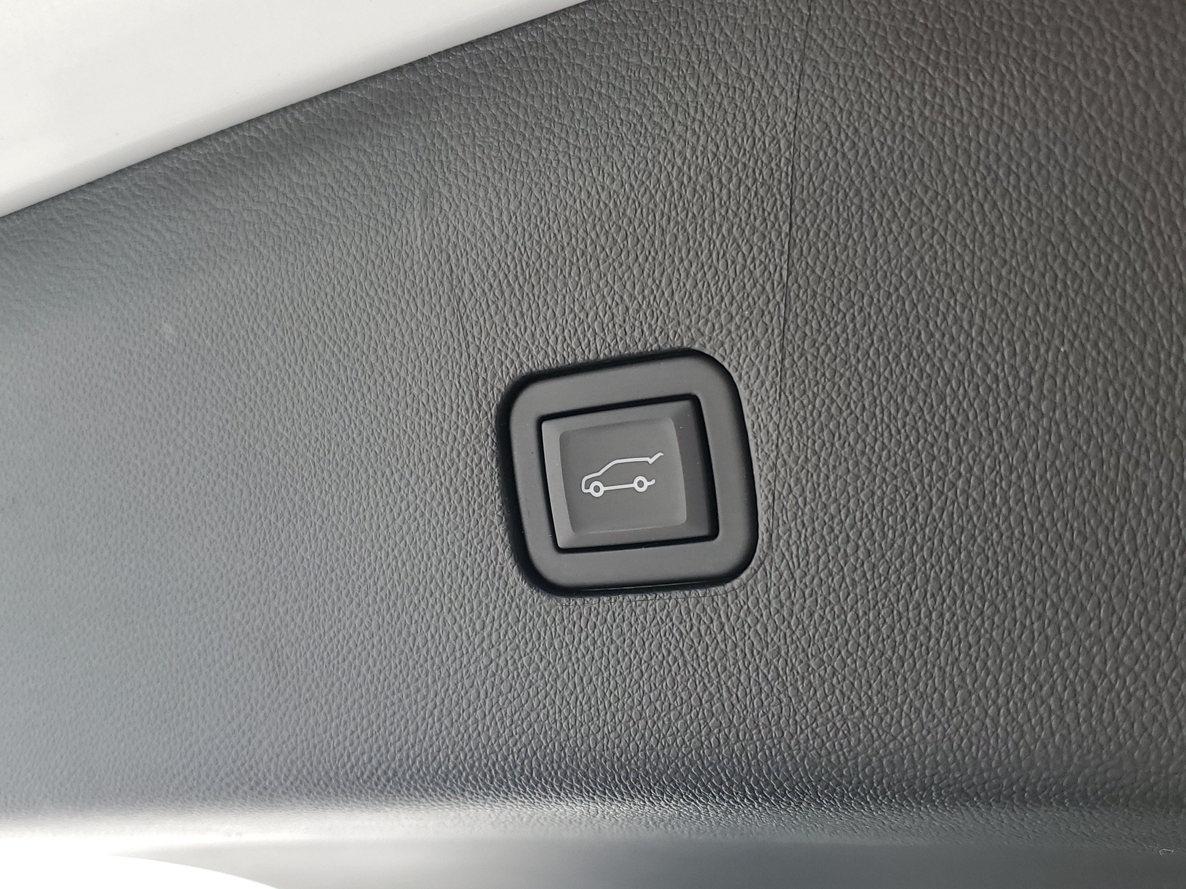 Certified 2024 Buick Enclave Essence w/ Technology Package FWD image 10