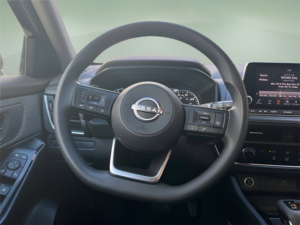 Used 2023 Nissan Rogue S image 17