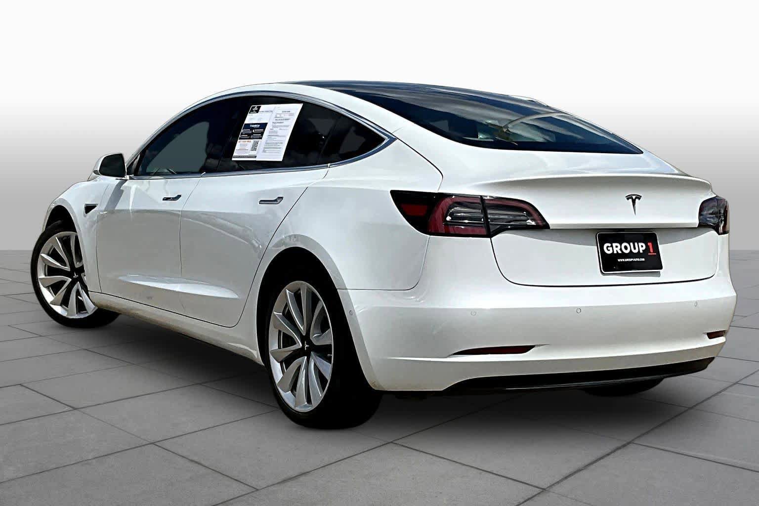 Used 2019 Tesla Model 3 Standard Range Plus image 9