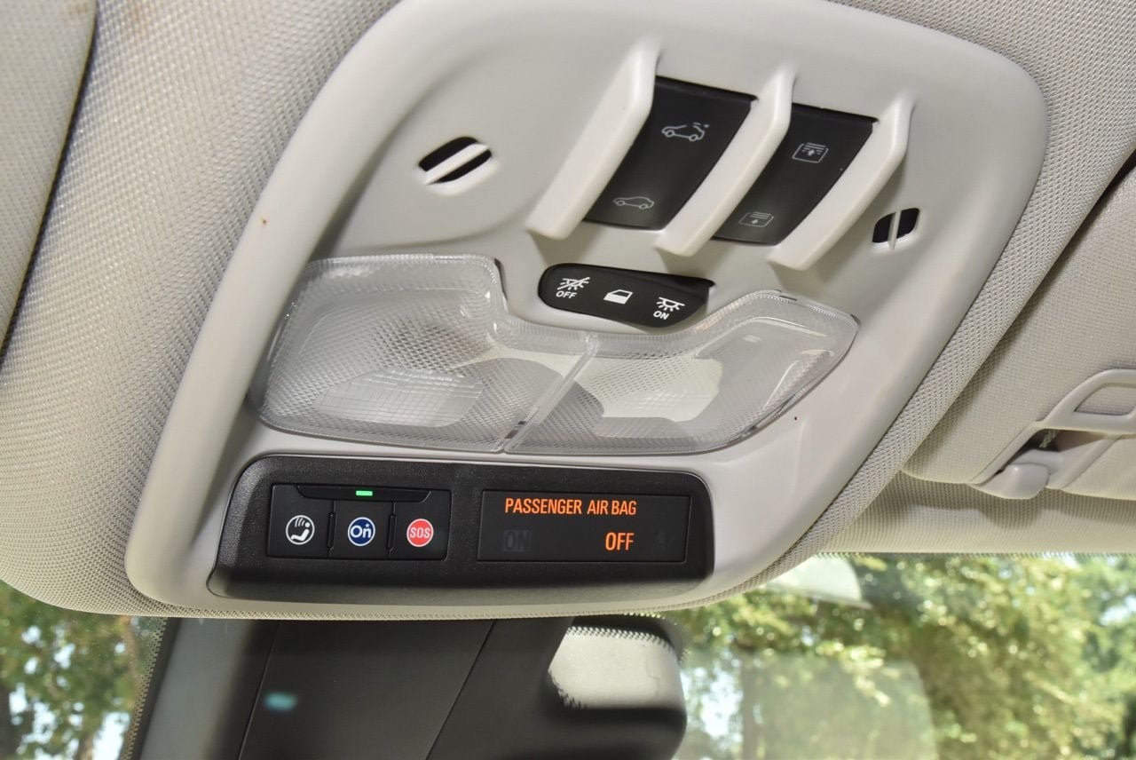 Used 2023 Chevrolet Bolt EUV Premier w/ Sun & Sound Package FWD image 30
