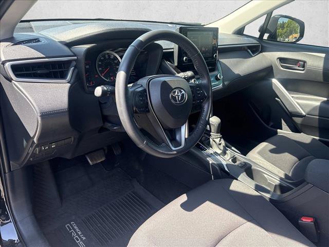Used 2022 Toyota Corolla Cross LE w/ Moonroof Package FWD image 9
