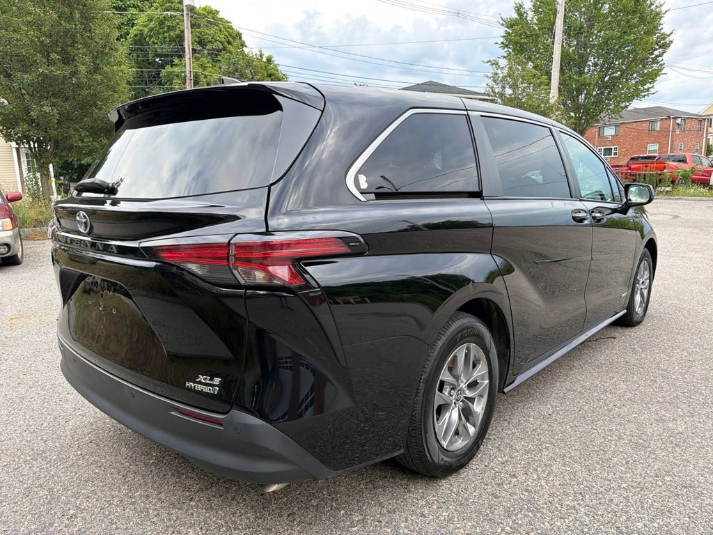 Used 2021 Toyota Sienna XLE AWD/4WD image 6