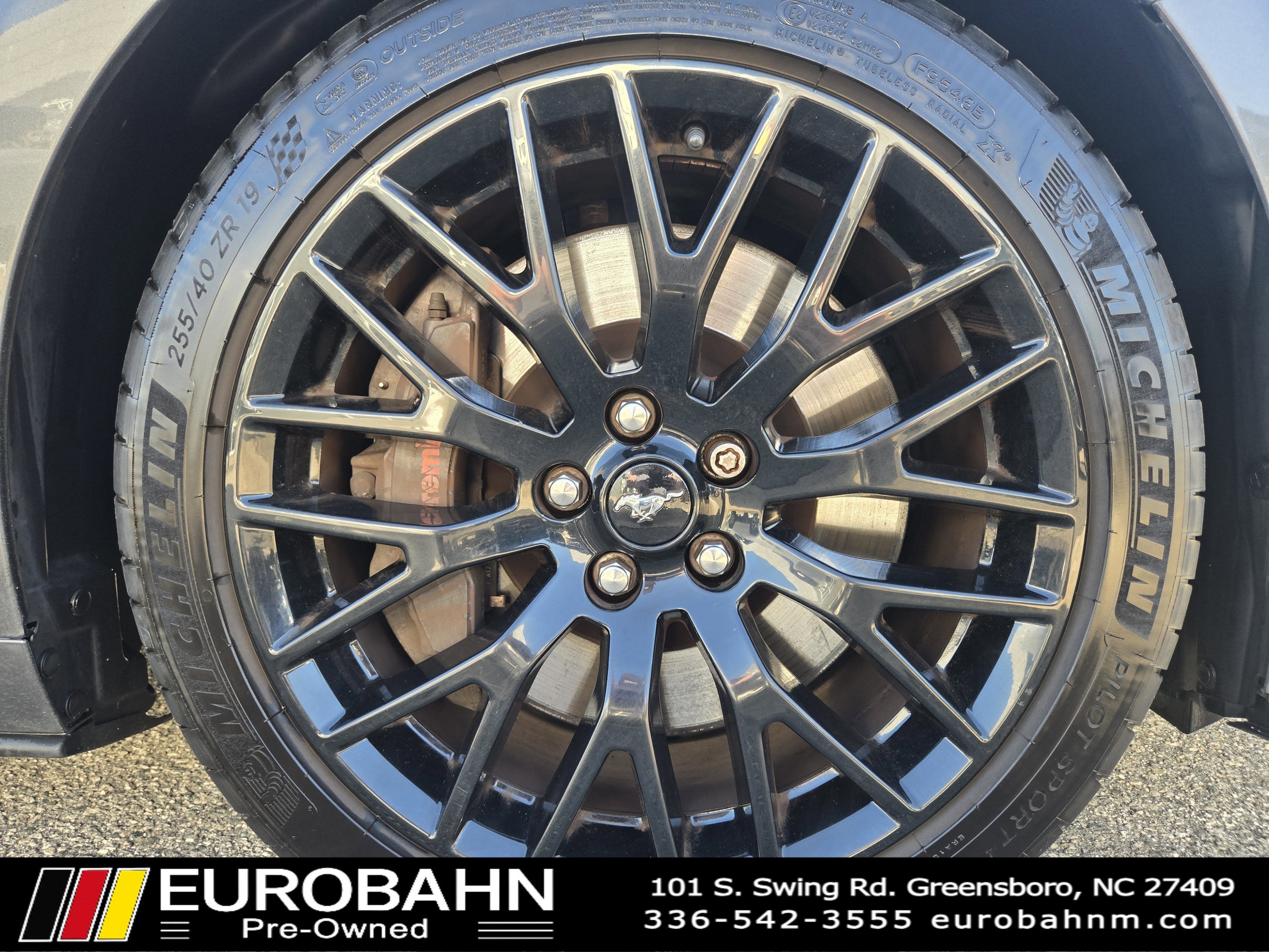 Used 2018 Ford Mustang GT Premium w/ GT Performance Package RWD image 26