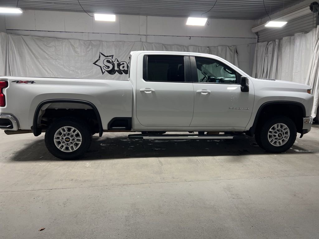 Used 2022 Chevrolet Silverado 2500 LT AWD/4WD image 8
