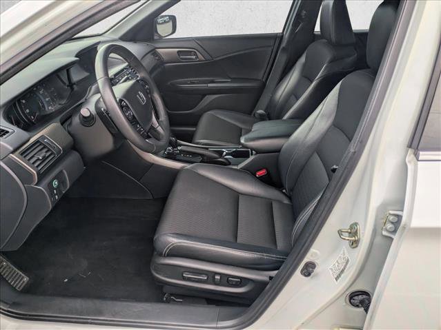 Used 2016 Honda Accord Sport image 14