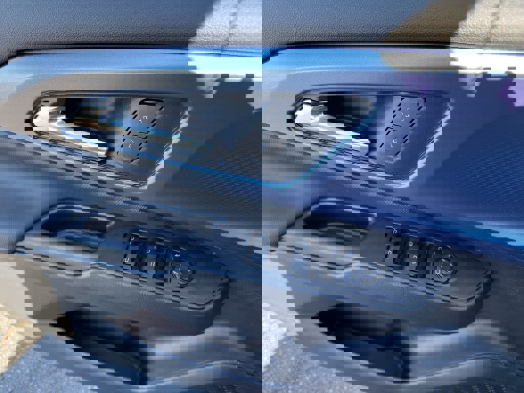 New 2026 Chevrolet Equinox EV LT image 11