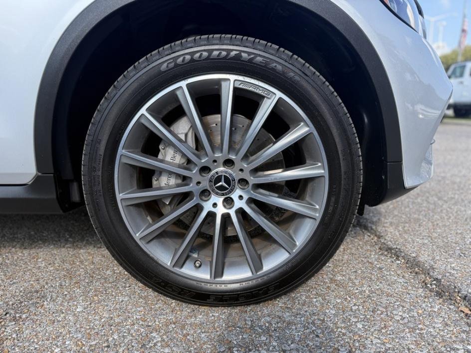 Used 2017 Mercedes-Benz GLC 300 4MATIC Coupe image 9