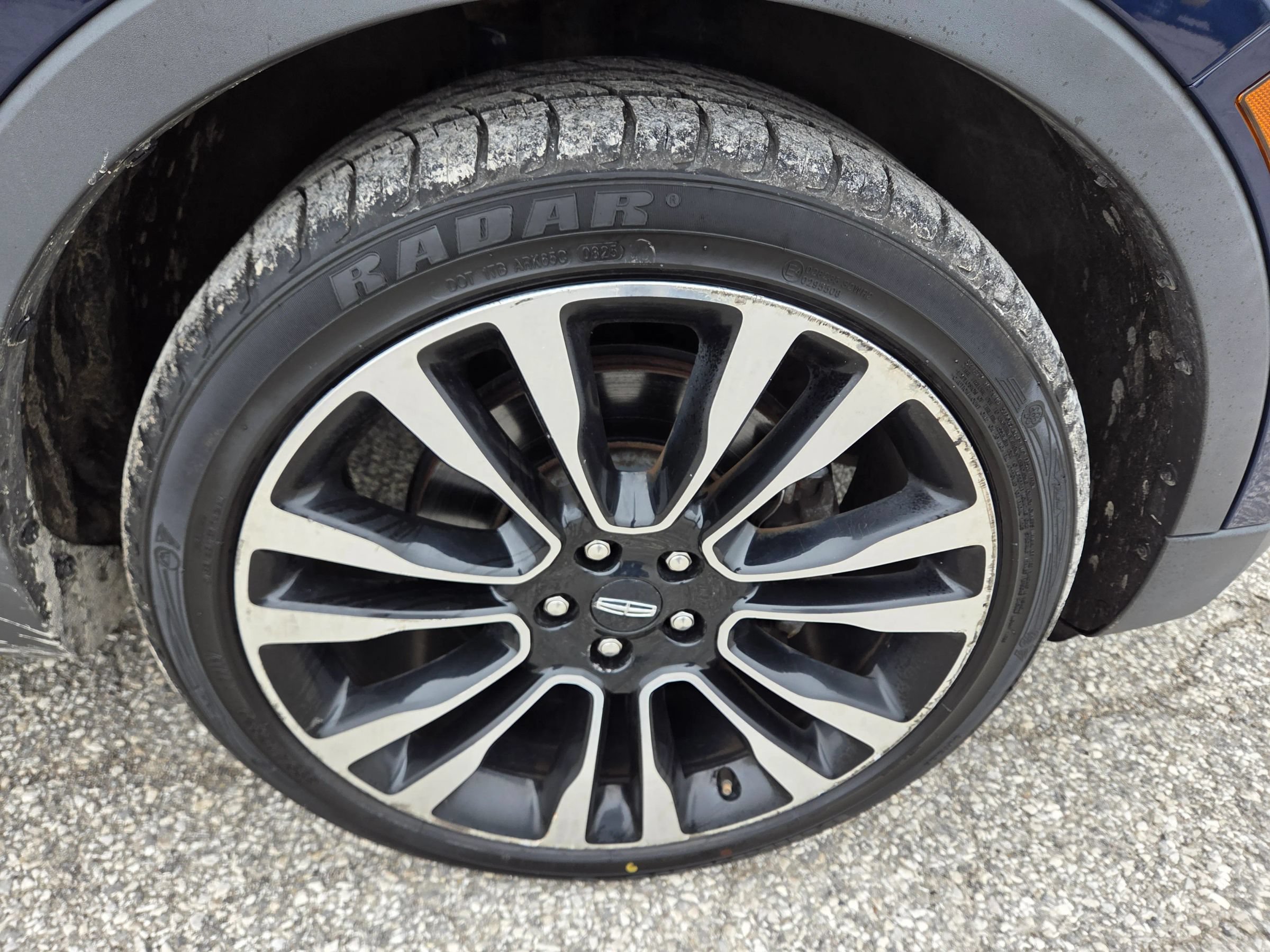Used 2019 Lincoln MKC Reserve w/ MKC Climate Package AWD/4WD image 13
