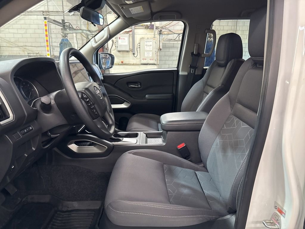 Certified 2025 Nissan Frontier SV image 19