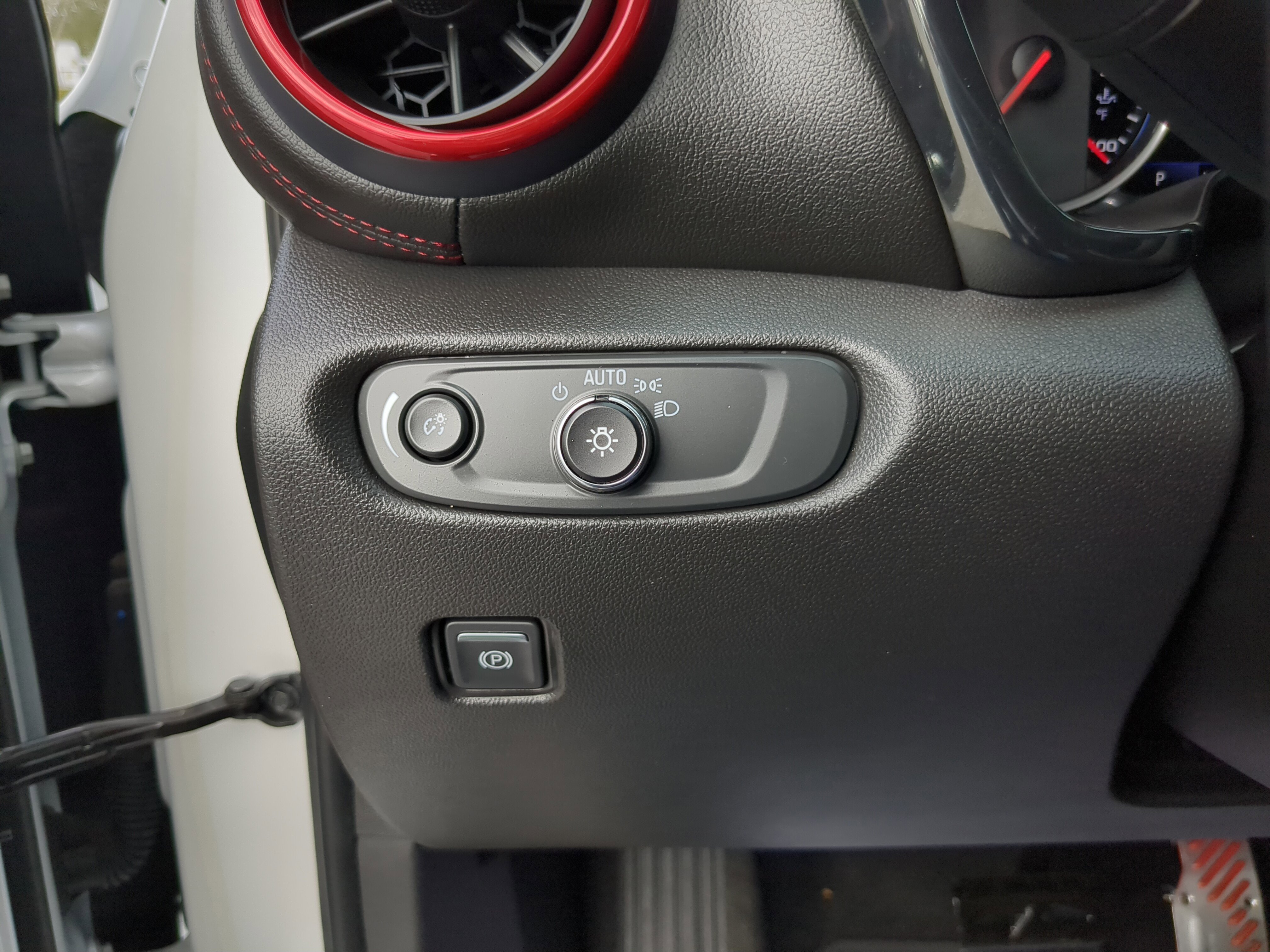 Certified 2020 Chevrolet Blazer RS image 32