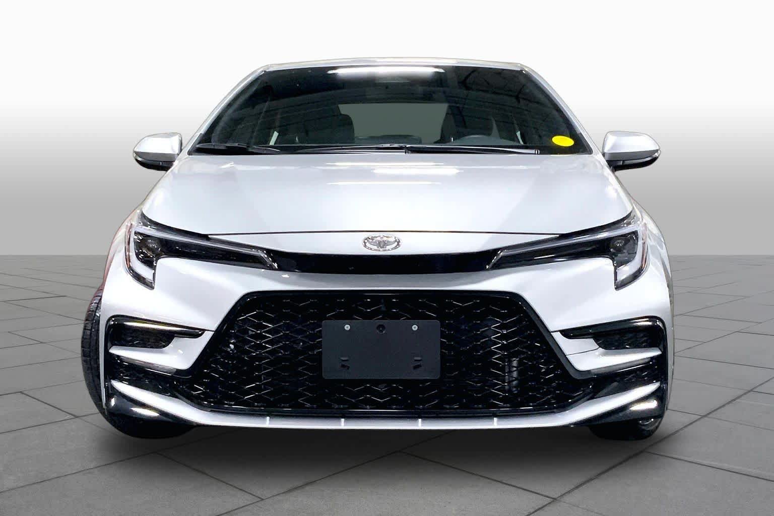 Certified 2026 Toyota Corolla SE FWD image 4