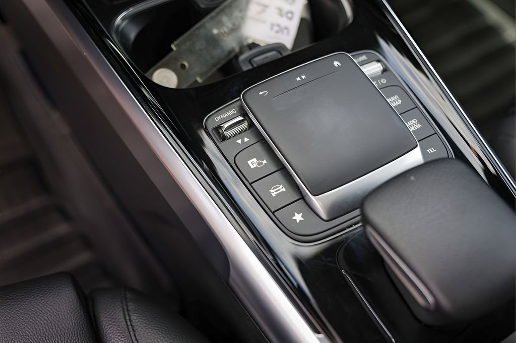 Used 2021 Mercedes-Benz GLB 250 4MATIC image 20