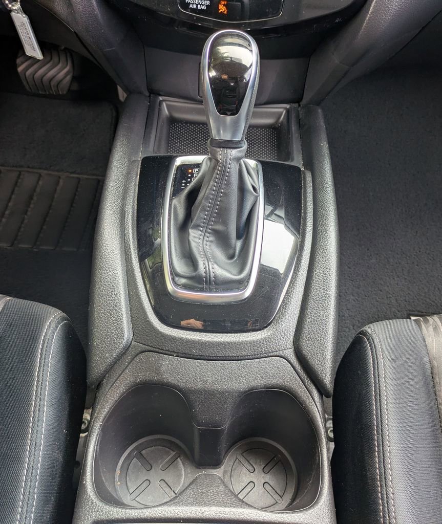 Used 2017 Nissan Rogue S image 13