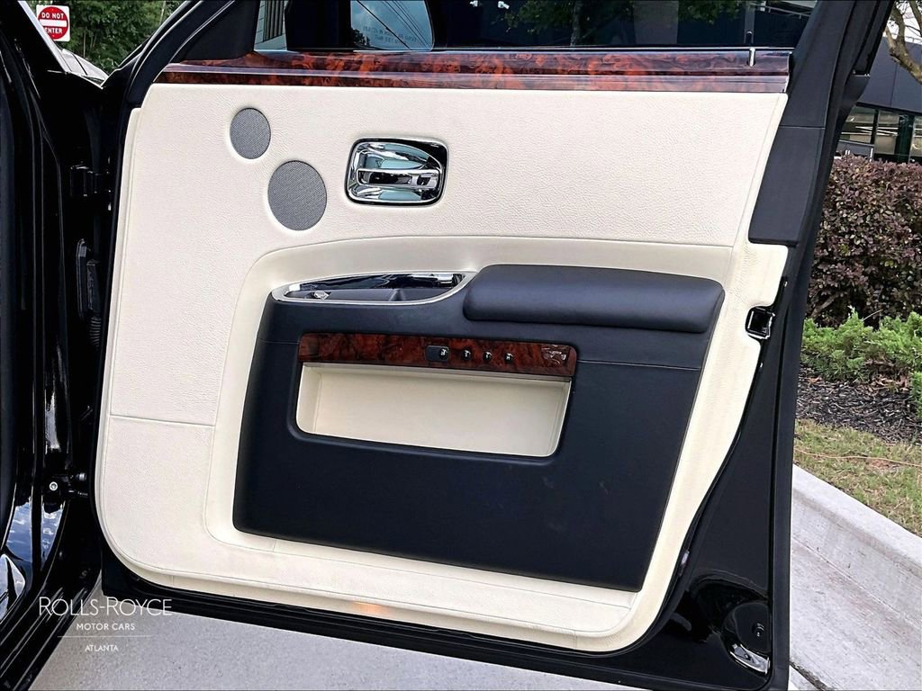 Certified 2013 Rolls-Royce Ghost RWD image 22