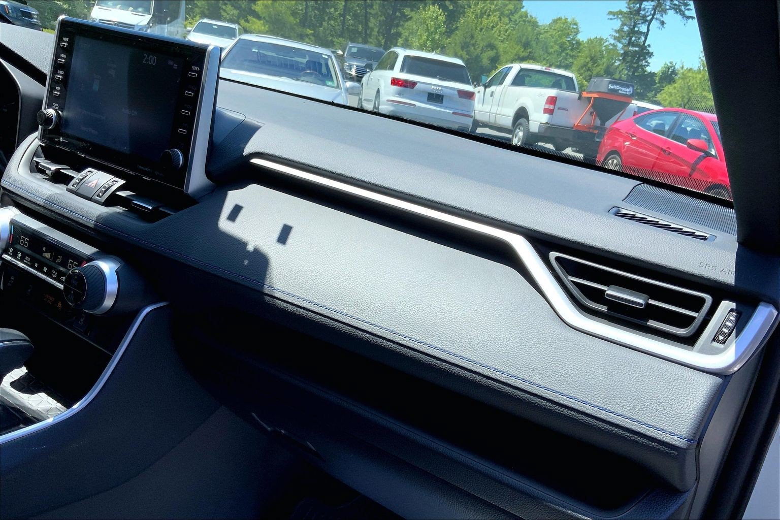 Used 2022 Toyota RAV4 XSE w/ XSE Grade Weather Package AWD/4WD image 18