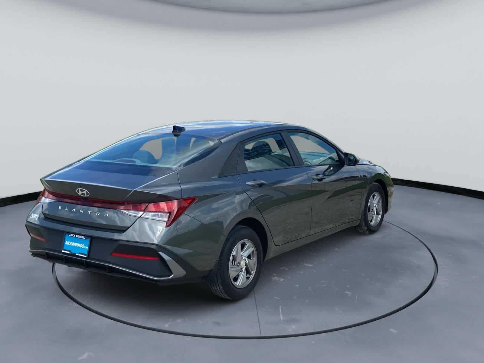 Used 2026 Hyundai Elantra SE FWD image 5