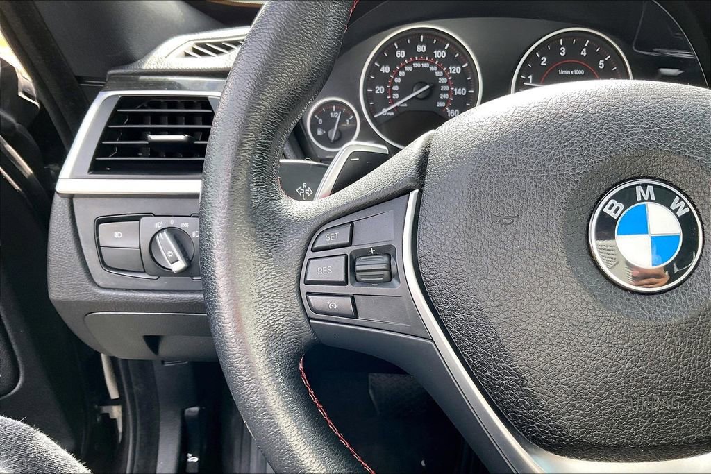 Used 2018 BMW 330i Gran Turismo xDrive image 11